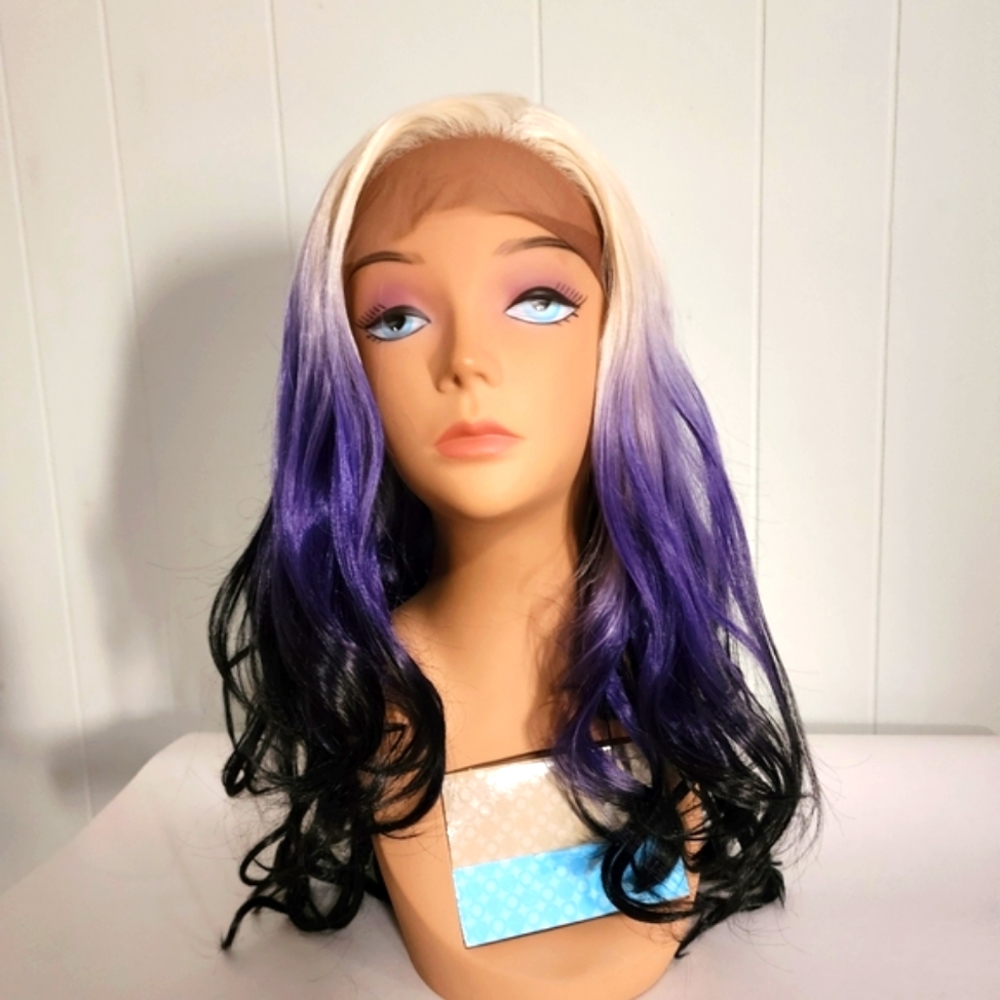 NWT Stunning Lunatics Discontinued , Gorgeous Blonde& Purple Ombre Wig - Picture 16 of 16